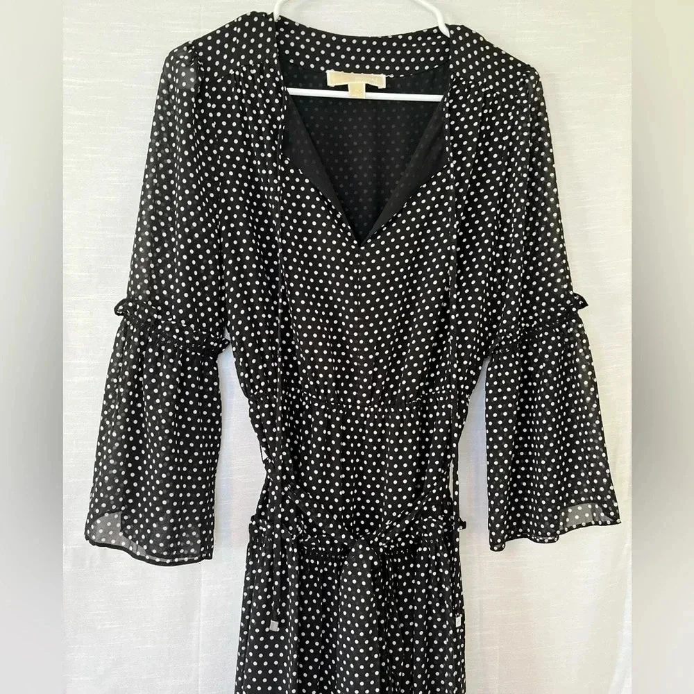 MICHAEL KORS Tiered Polka Dot Chiffon MIDI Dress Black - Picture 6 of 9